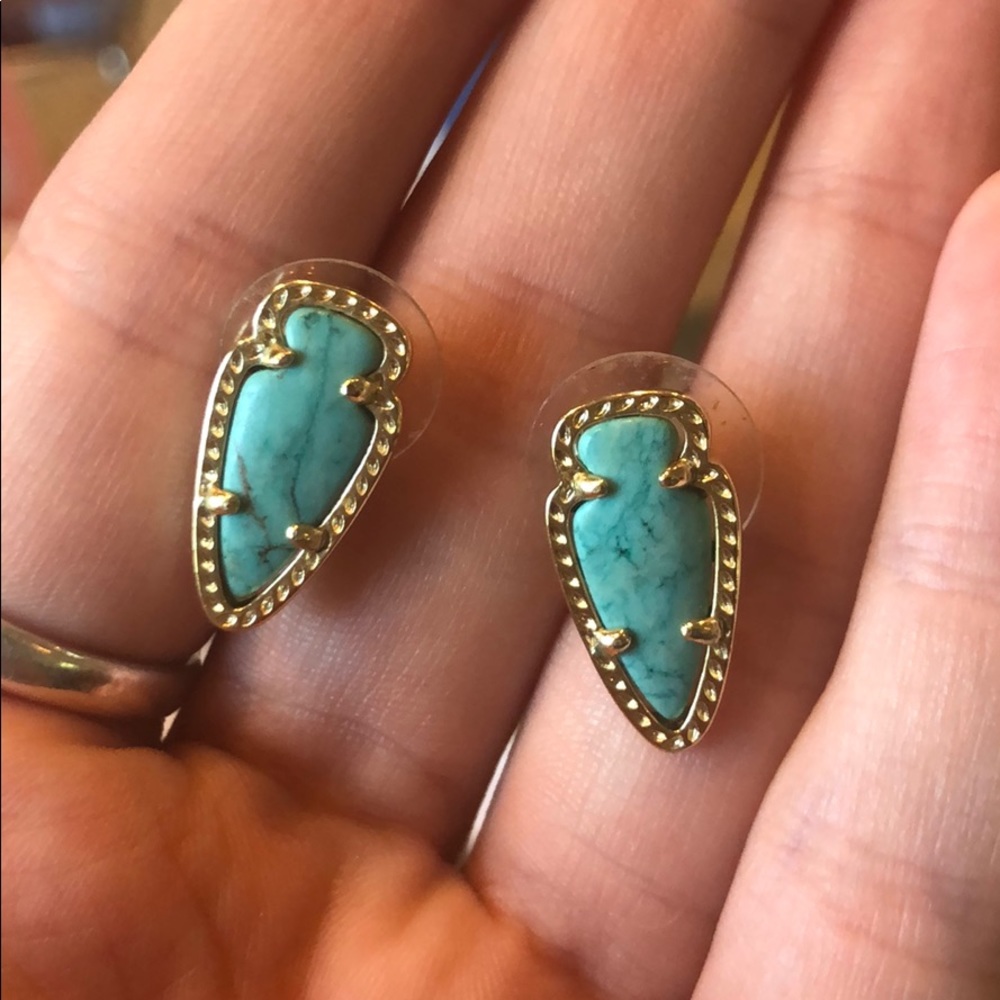 Kendra Scott arrowhead stud in turquoise!